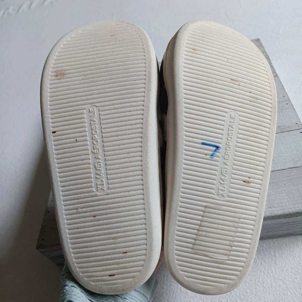 Aeropostale Soft Cushioned Checker Slip On Slippers Size XL 4/6 Loungewear Cozy